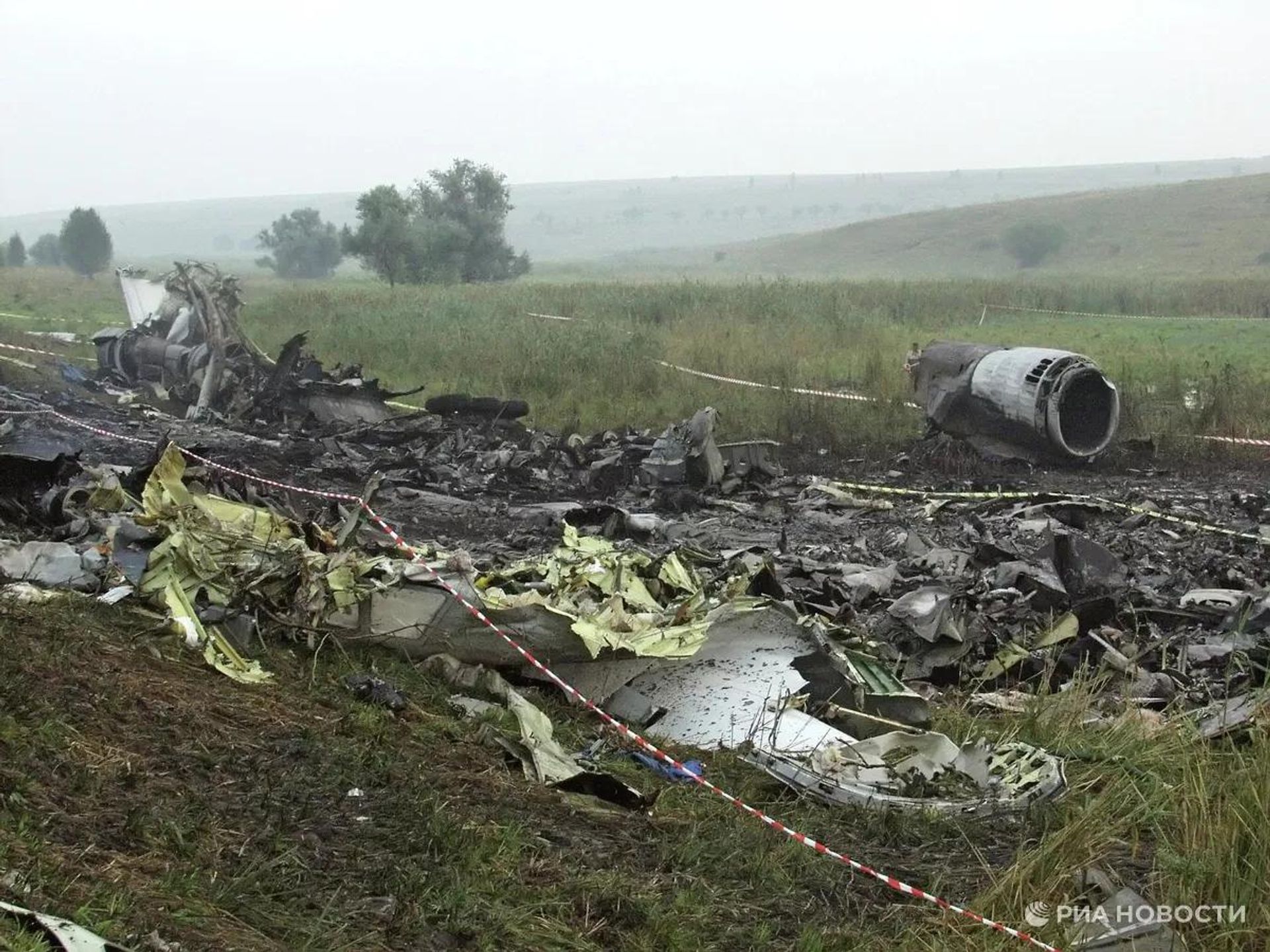На месте крушения самолета Ту-154 Пулковских авиалиний под Донецком - РИА Новости, 1920, 22.08.2026
