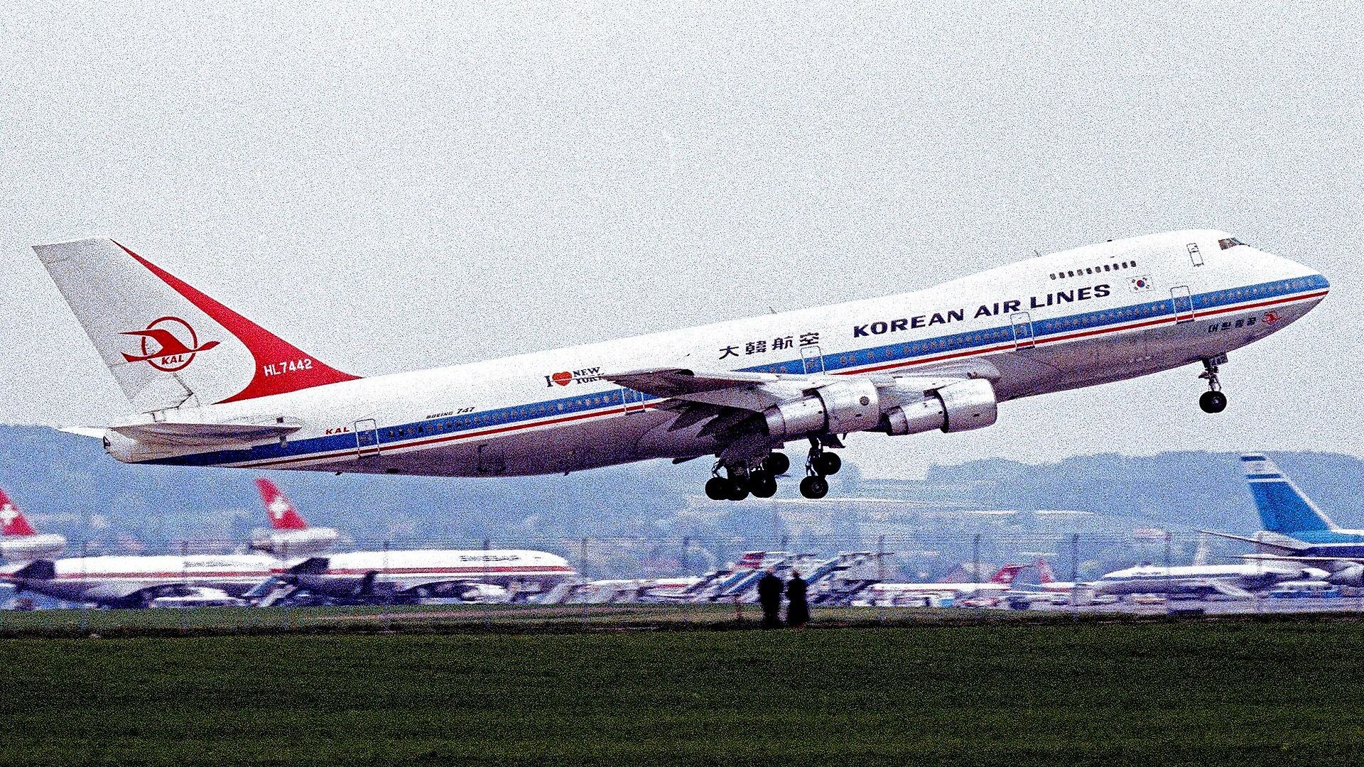 Boeing-747 авиакомпании KAL сбитый над Сахалином 1 сентября 1983 года Boeing-747 авиакомпании KAL сбитый над Сахалином 1 сентября 1983 года - РИА Новости, 1920, 01.09.2026