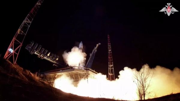 Пуск ракеты-носителя Союз-2.1б с космодрома Плесецк Пуск ракеты-носителя Союз-2.1б с космодрома Плесецк