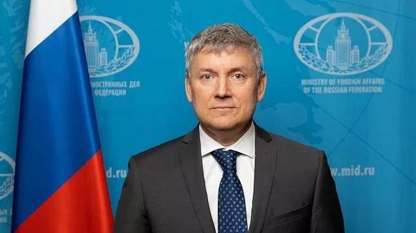 Директор первого европейского департамента МИД РФ Артем Студенников