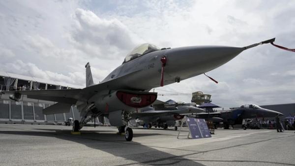 Украинские F-16 остались без ракет: пилотам приходится атаковать из пушки