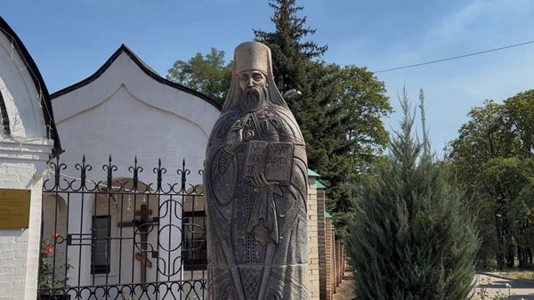 Свято-Владимирский собор, Докучаевск (ДНР) Свято-Владимирский собор, Докучаевск (ДНР)