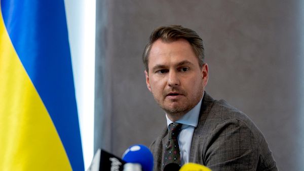 Сбежавший экс-генпрокурор Украины разыграл шпионскую комбинацию с пропиской в Австрии