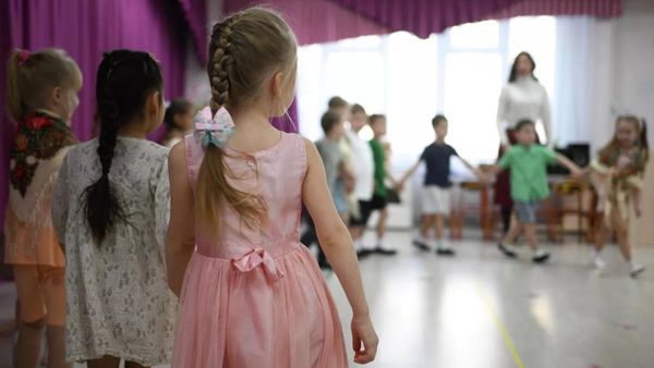 Занятия в музыкальном зале детского сада Занятия в музыкальном зале детского сада
