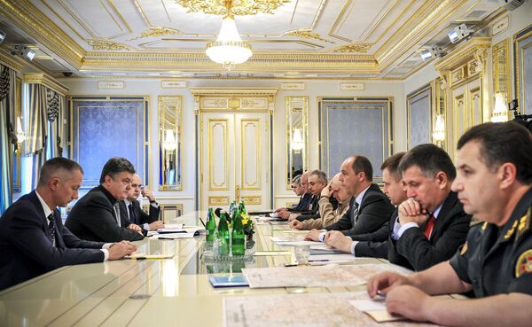Президент Украины П.Порошенко встретился с руководителями силовых ведомств