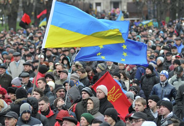 Митинг сторонников евроинтеграции во Львове