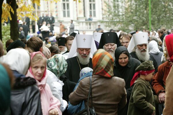 Митрополит Киевский и всея Украины Владимир (крайний слева) во время закрытия Архиерейского Собора