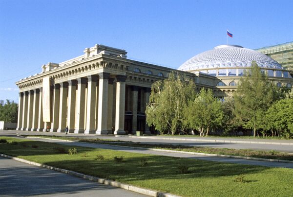 Здание Новосибирского театра оперы и балета