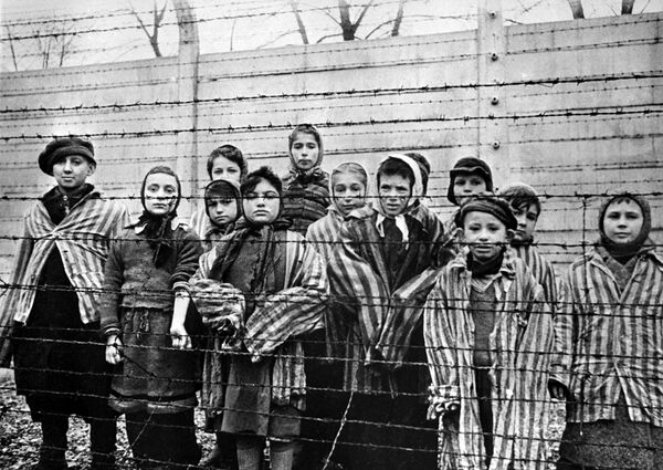 Дети из концентрационного лагеря Освенцим