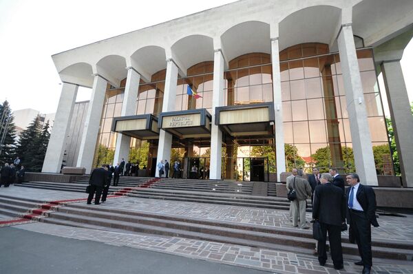 Новый парламент Молдавии собрался на первое заседание