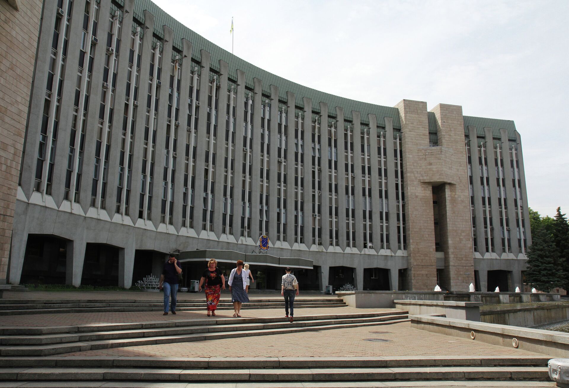 Ministry of internal. Днепропетровск администрация города. Здание Республики Украина. МВД Украины. Днепропетровск сейчас.