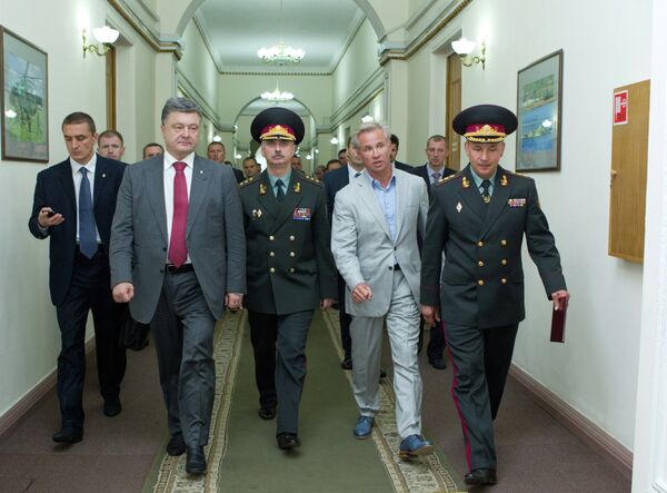 Офицерскому составу Министерства обороны Украины представлен новый министр обороны В.Гелетей