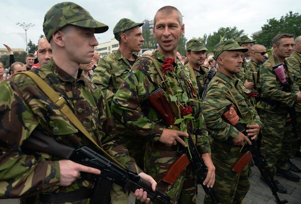 Бойцы народного ополчения Донбасса приняли воинскую присягу в Донецке