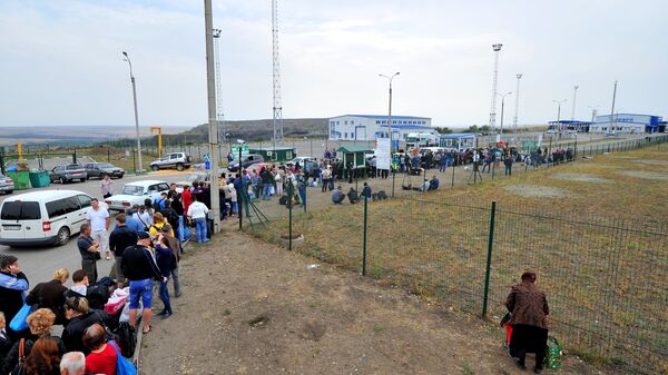 Украинские беженцы на погранпереходе в Ростовской области Украинские беженцы на погранпереходе в Ростовской области