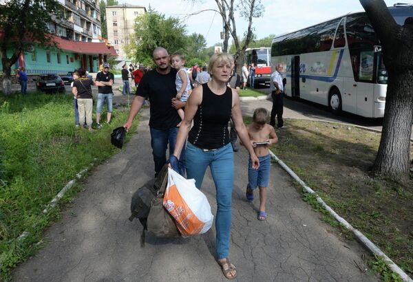 Очередная колонна с беженцами отправлена из Донецка в Россию