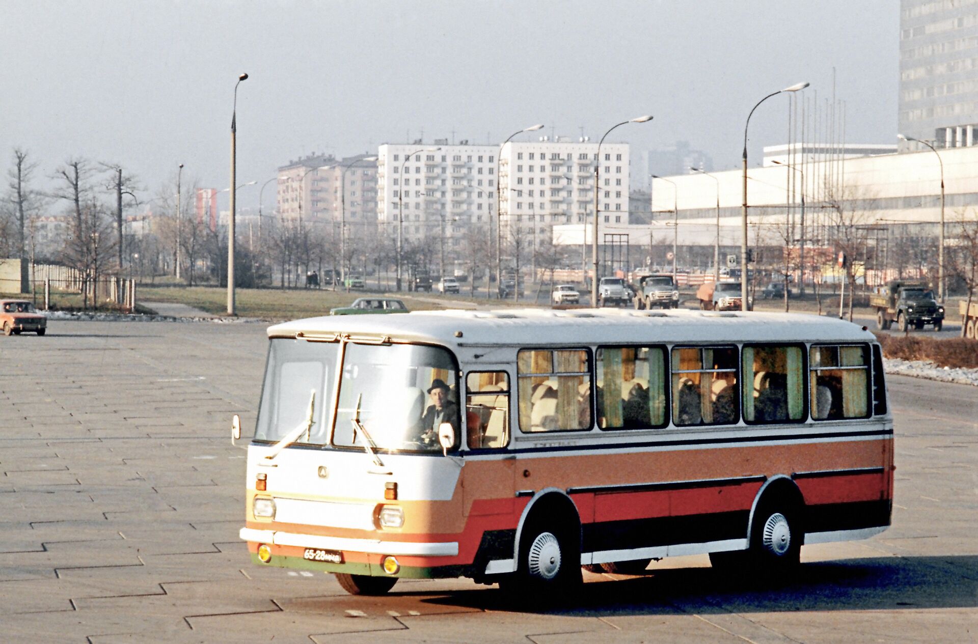 Автобус Львовского автобусного завода - РИА Новости, 1920, 17.09.2014