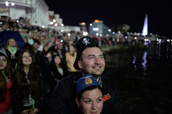 Праздничный салют в честь Дня Победы