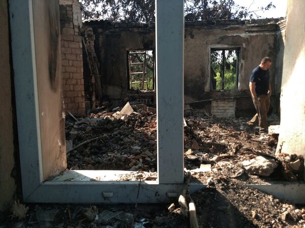 Разрушения после обстрела в городе Моспино Донецкой области Разрушения после обстрела в городе Моспино Донецкой области