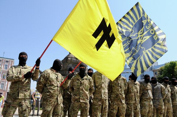 Бойцы батальона “Азов” приняли присягу в Киеве перед отправкой на Донбасс