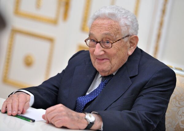 В.Путин встретился с Г.Киссинджером