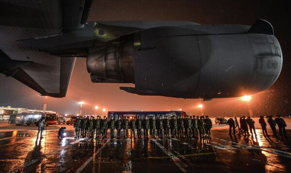 Зимняя форма одежды для военнослужащих ВС Украины доставлена в аэропорт Борисполь из Канады