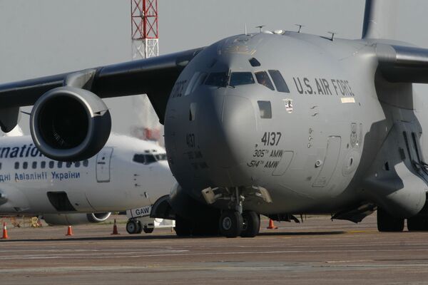 Самолет ВВС США в аэропорту Борисполя