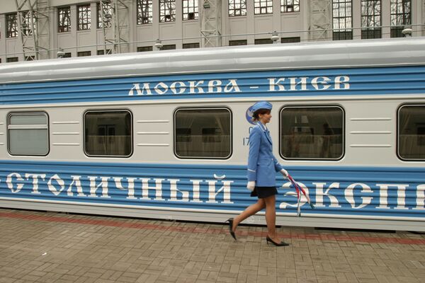 Фирменный поезд Столичный Экспресс Москва - Киев