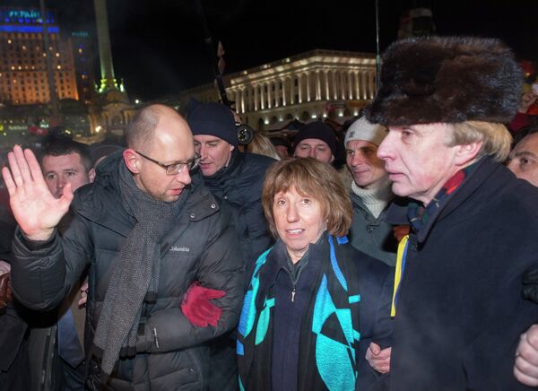 Глава европейской дипломатии Кэтрин Эштон на площади Независимости в Киеве