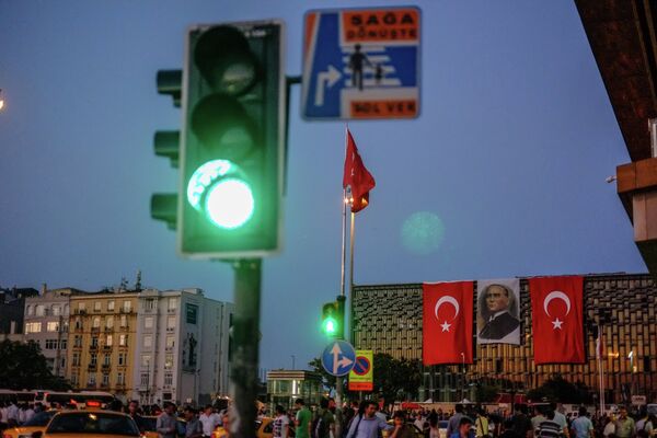 Массовые протесты в Стамбуле Массовые протесты в Стамбуле