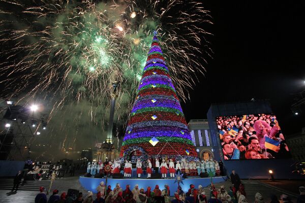 Новогодняя елка на площади Независимости в центре Киева