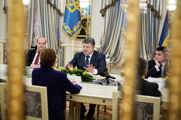 Президент Украины П.Порошенко на встрече с делегацией президентского комитета ПАСЕ