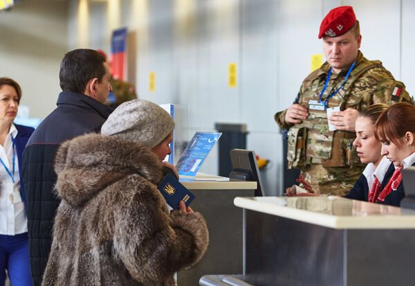 Польша приступила к эвакуации этнических поляков из Донбасса