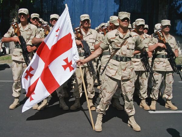 Солдаты грузинской армии на параде