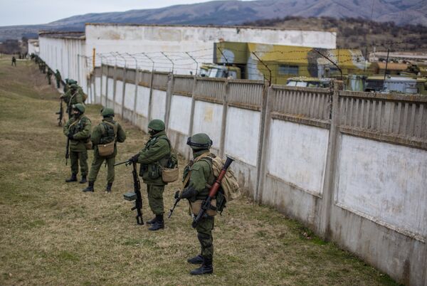 Ситуация у военной базы в селе Перевальное