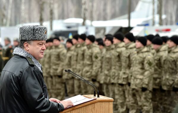 Президент Украины П. Порошенко выступил в учебном центре Национальной гвардии Украины