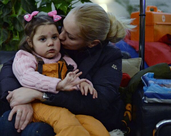 Прилет тяжелобольных детей из Донбасса на лечение в Москву