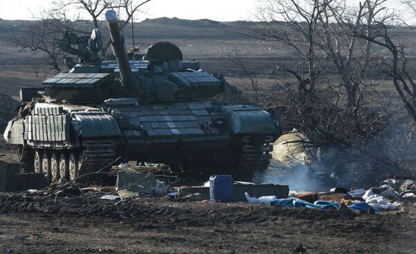 Разрушенный укрепрайон украинских силовиков на окраине города Дебальцево