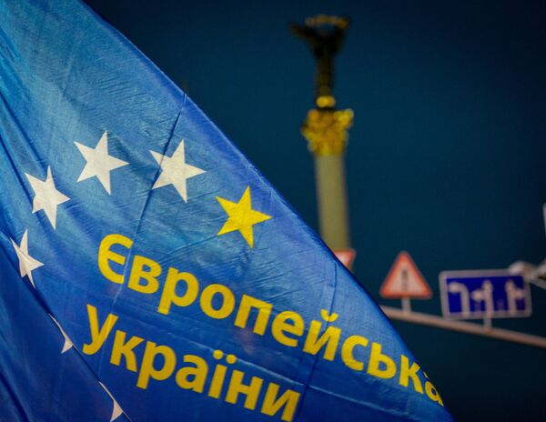 Акции сторонников евроинтеграции Украины на площади Независимости в Киеве Акции сторонников евроинтеграции Украины на площади Независимости в Киеве
