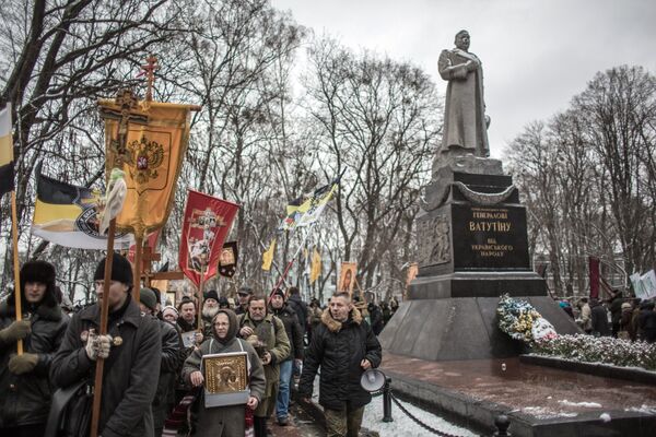 Крестный ход под лозунгом Украина, Россия, Беларусь - вместе Святая Русь! в Киеве