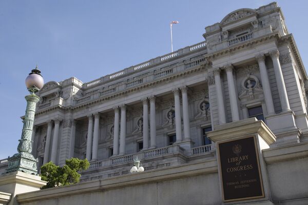 Капитолий, здание в Вашингтоне, где заседает конгресс США