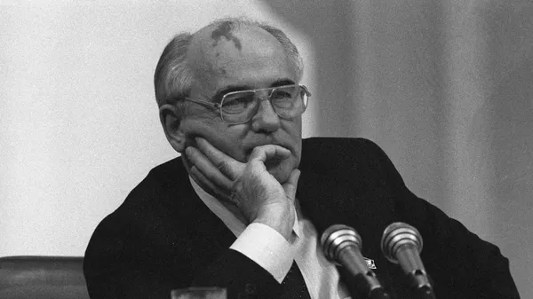 М.С. Горбачев на заседании IV съезда народных депутатов