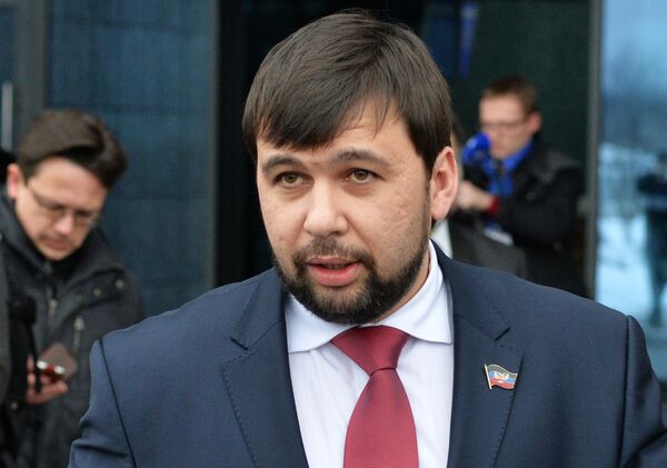 Пресс-конференция представителей ДНР и ЛНР в аэропорту Минска Пресс-конференция представителей ДНР и ЛНР в аэропорту Минска