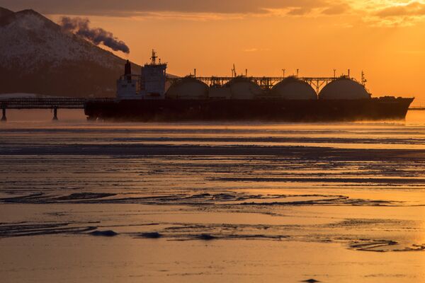 Рассвет на побережье залива Анива