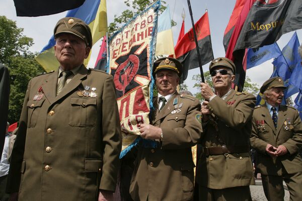 Ветераны Украинской Повстанческой Армии (УПА) отпраздновали День Героев во Львове Ветераны Украинской Повстанческой Армии (УПА) отпраздновали День Героев во Львове