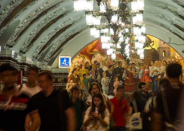 Открытие панно на станции метро Киевская после реконструкции