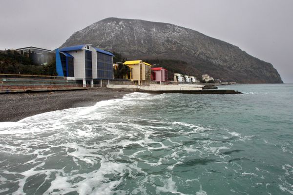 Артек - международный детский центр в Крыму Артек - международный детский центр в Крыму