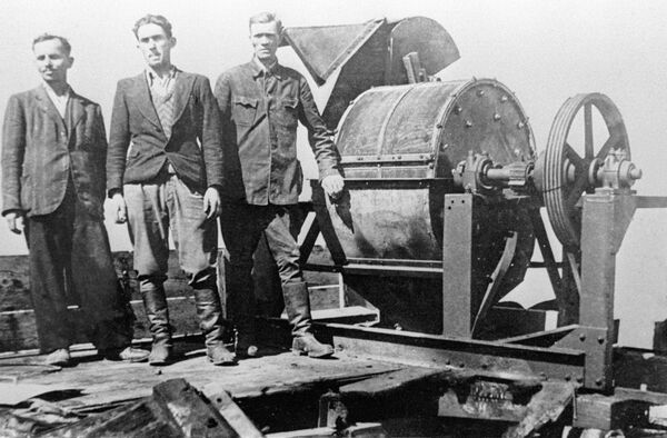 Зондеркоманда в Яновском концлагере Зондеркоманда в Яновском концлагере