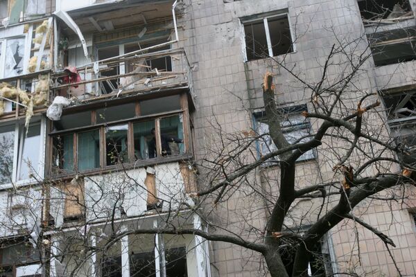 Последствия обстрелов в Донецке Последствия обстрелов в Донецке