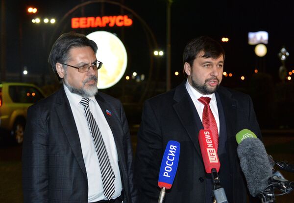 Пресс-конференция представителей ДНР и ЛНР в аэропорту Минска