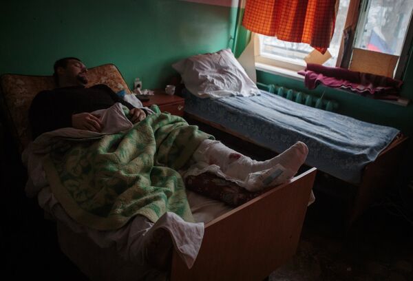 Ополченцы ДНР в госпитале Горловки